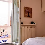 Διαμέρισμα Entire Flat At Last Floor In Piazza Bologna *