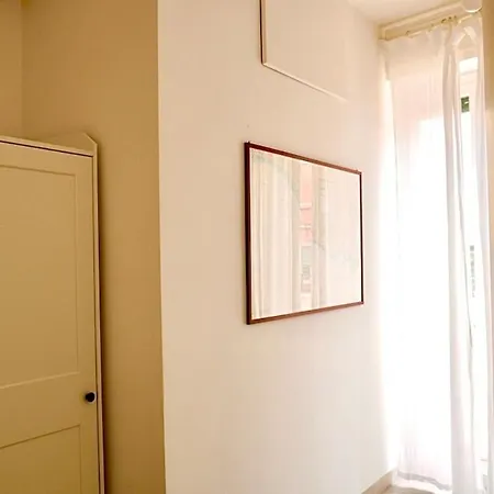 Entire Flat At Last Floor In Piazza Bologna Apartamento