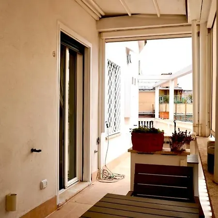 Appartamento Entire Flat At Last Floor In Piazza Bologna *
