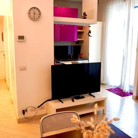 Entire Flat At Last Floor In Piazza Bologna Apartamento *