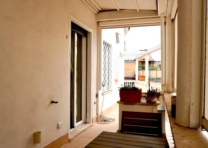 Appartamento Entire Flat At Last Floor In Piazza Bologna *