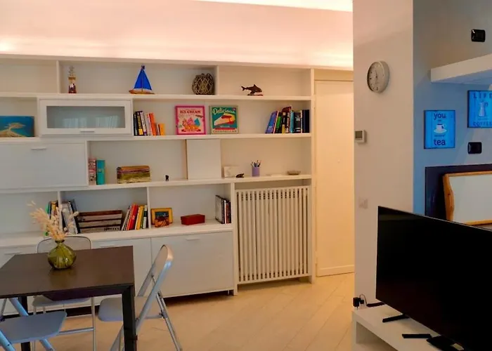 Entire Flat At Last Floor In Piazza Bologna Appartamento *